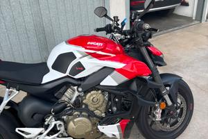 Ducati streetfighter V4