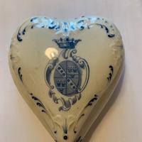 ANTICA PORCELLANA GINORI CON STEMMA NOBILIARE