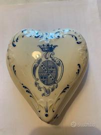 ANTICA PORCELLANA GINORI CON STEMMA NOBILIARE