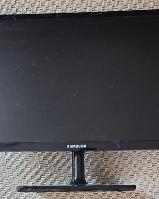 Monitor TV Samsung 24 pollici HDMI VGA Composito
