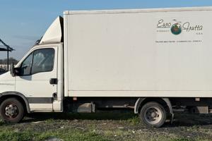 Furgone Iveco 35c coibentato e con sponda idraulic