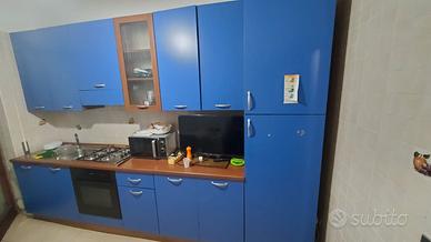 Cucina completa mobili con frigorifero