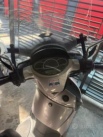 Aprilia scarabeo 200i