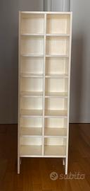 Mobile bianco Ikea a giorno