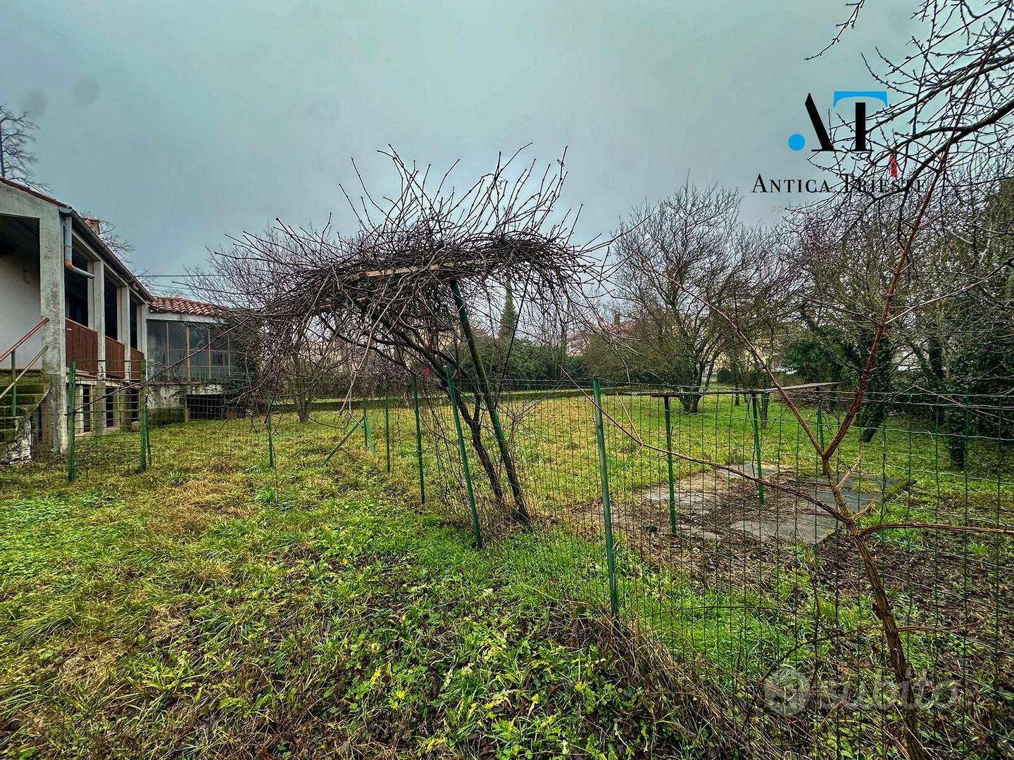 House in Trieste, Barriera Nuova, Città Nuova-Barriera Nuova-San Vito-Città Vecchia - Altro