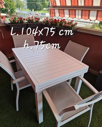 Tavolo allungabile + 4 sedie da giardino