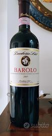 una bottiglia vino Barolo