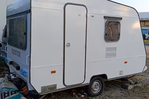 Caravan Adria 350 ST – Ristrutturato / Molto Pulit