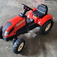 trattore cavalcabile a pedali