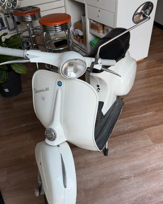 Vespa 50 3 marce faro tondo
