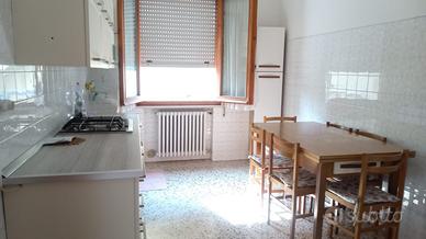 Cattolica 2 camere e garage contratto annuale