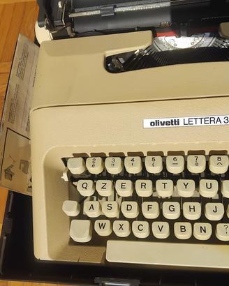 macchina da scrivere Olivetti lettera 35