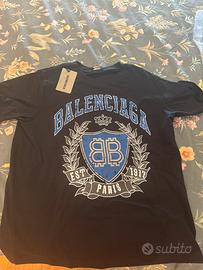 T-shirt balenciaga