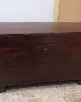 Baule antico in legno