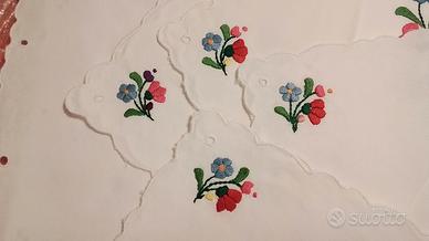 Tovaglie ricamate antiche di pregio