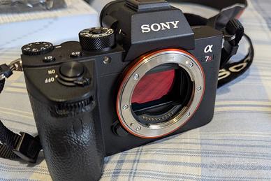 Sony A7R Mark III (A7R III, A7R3) + battery grip
