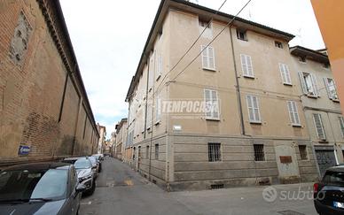 Intero Stabile con 4 unità abitative