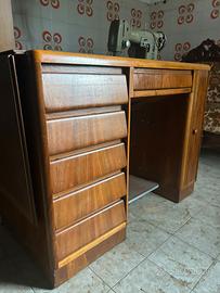 Mobile in legno per macchina da cucire pecchi