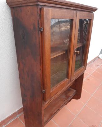 vetrinetta stile arte povera