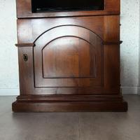 Mobile porta tv in arte povera