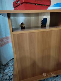 Tavolino colore legno con ante legno