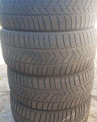 4 pneumatici invern. Pirelli Sottozero235/35R2092W