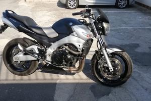 moto suzuki GSR 600 2008