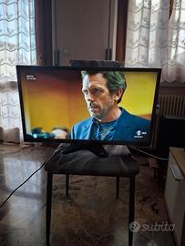Televisore Akai 28 pollici smart full hd