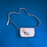 Borsa a tracolla con ricamo floreale Pimkie