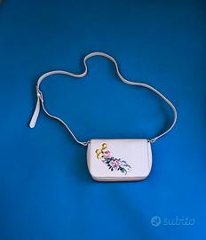 Borsa a tracolla con ricamo floreale Pimkie