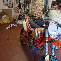 Plastiche con grafiche KTM 2016