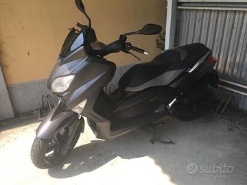 Yamaha Xmax sport