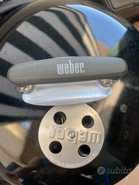 Barbecue Weber completo di accessori 