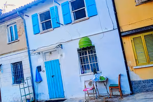 Casa SEMINDIPENDENTE in tranquilla corte 