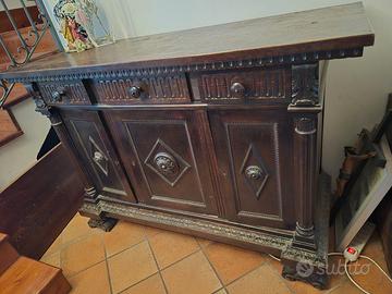 Mobile in legno massiccio del 900’