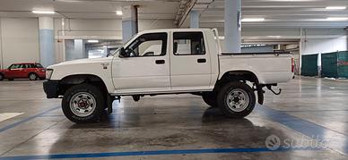 TOYOTA HILUX LN 105 2.4 DIESEL