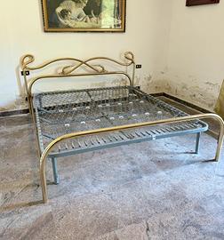 Letto matrimoniale oro