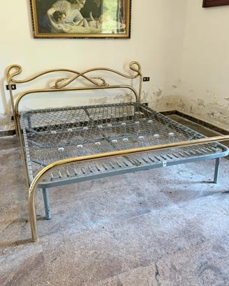 Letto matrimoniale oro
