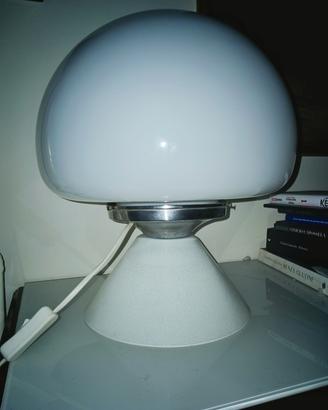 elegante lampada in vetro opalino base vetro