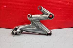 PEDANA DESTRA TRIUMPH STREET TRIPLE 675 2007 2008