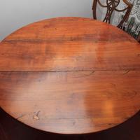 Tavolo in legno massiccio