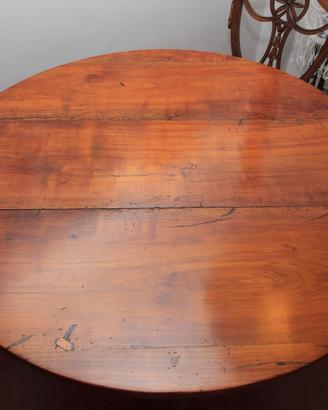Tavolo in legno massiccio