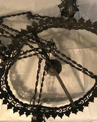 Lampadario antico in ferro battuto stile Liberty