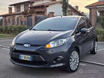 Ford Fiesta 1.4tdci 70cv !! Ok NEOPATENTATI !!