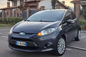 Ford Fiesta 1.4tdci 70cv !! Ok NEOPATENTATI !!