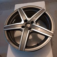 cerchi Momo da 17 per Abarth 