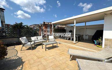 Appartamento a Napoli Via giustiniano 3 locali