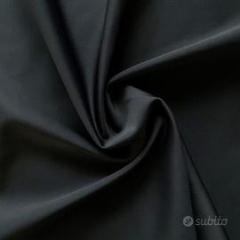 Tessuto ECONYL® in nero