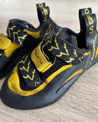 La sportiva miura arrampicata