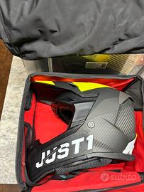 Casco just1 j22 full carbon taglia M,  nuovo